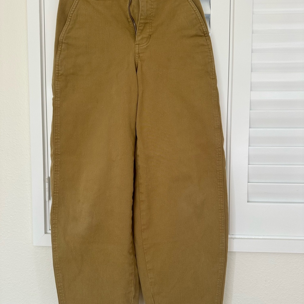Everlane Women’s Barrel Pants in Dark Tan
